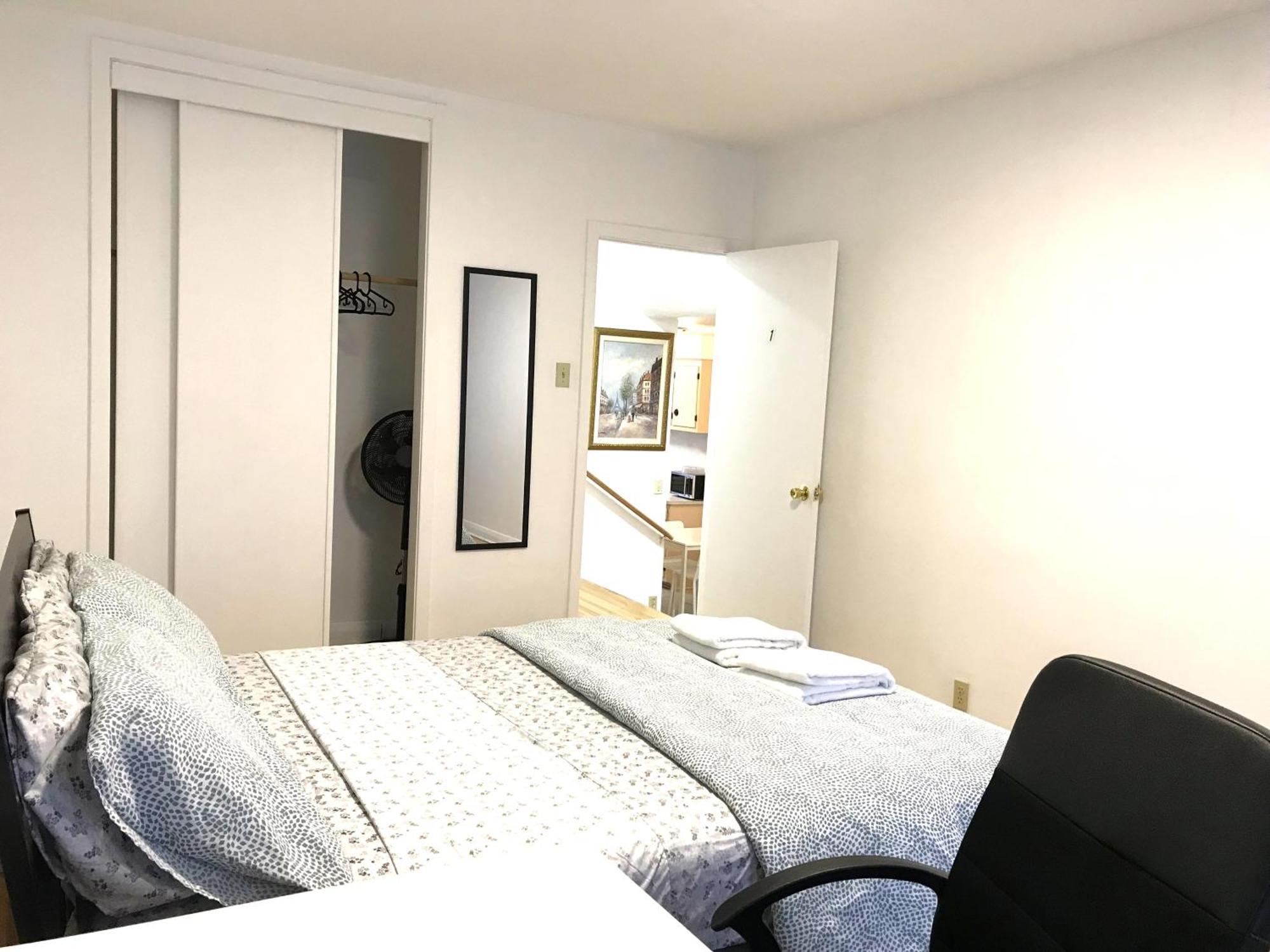 Big Private Room Midmontreal Next To Station Metro - Parking Free Exterior foto